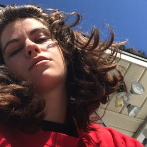 Meet your Posher, Chloe